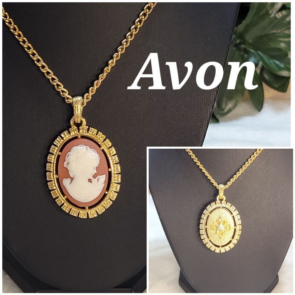 AVON Cameo Reversible Necklace